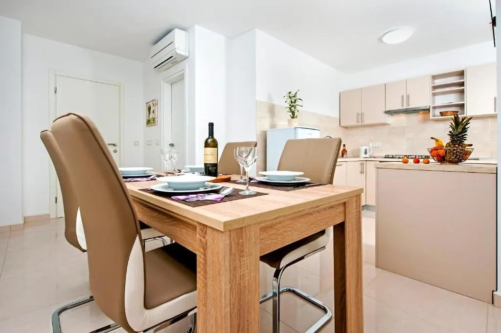 Aria Room And Apartmant Fuga Rovinj 4*,